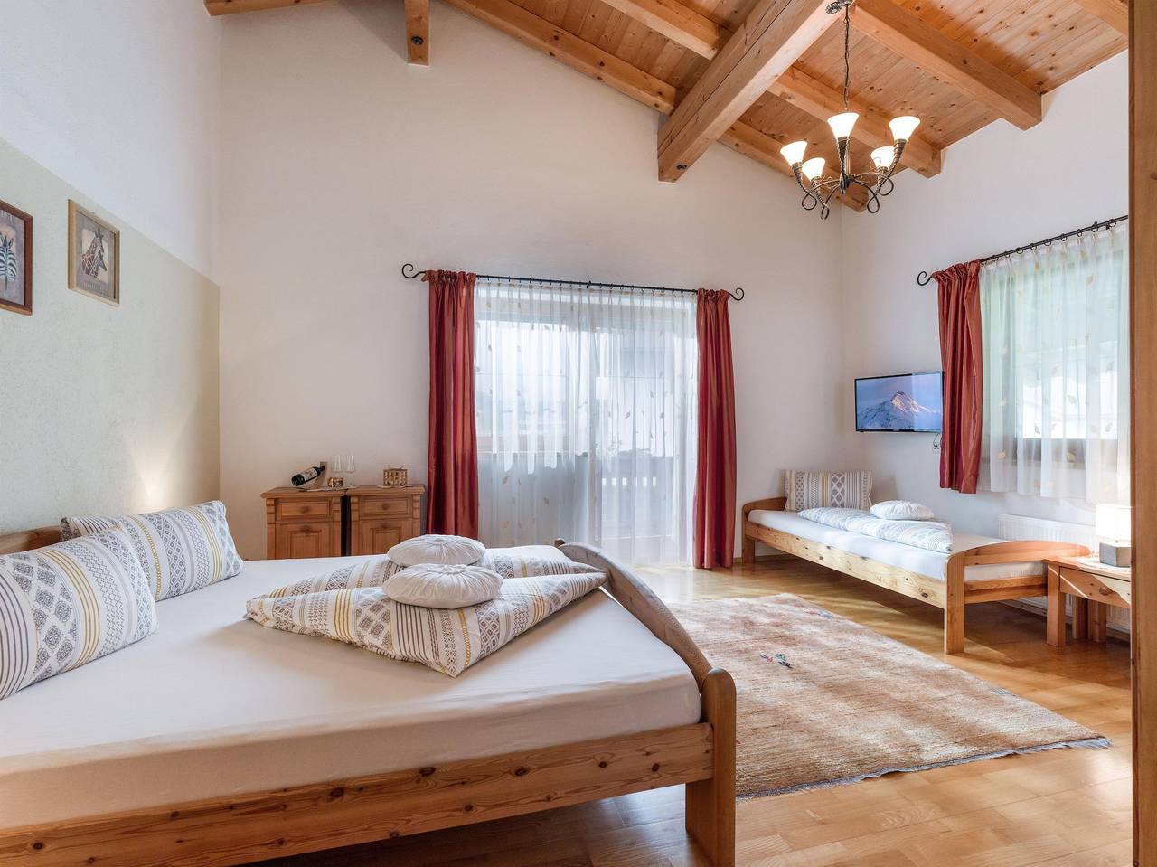 Ganze Ferienwohnung, Top 1 in Tuxer Alpen, Uderns