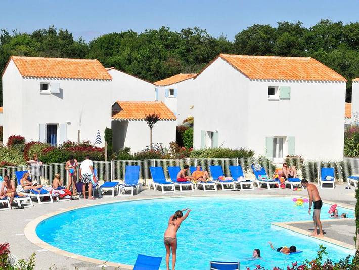 Camping pour 8 personnes, avec bassin pour enfant