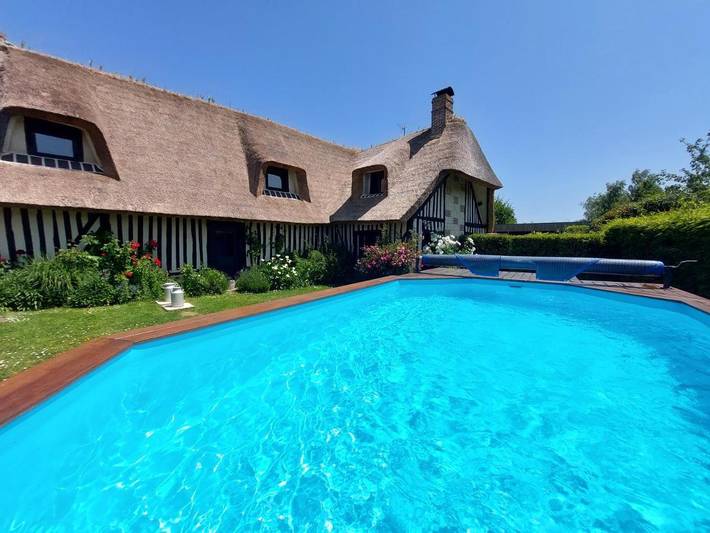 Location de vacances pour 2 personnes, avec Terrasse et Jardin ainsi que Piscine et Sauna à Fatouville-Grestain