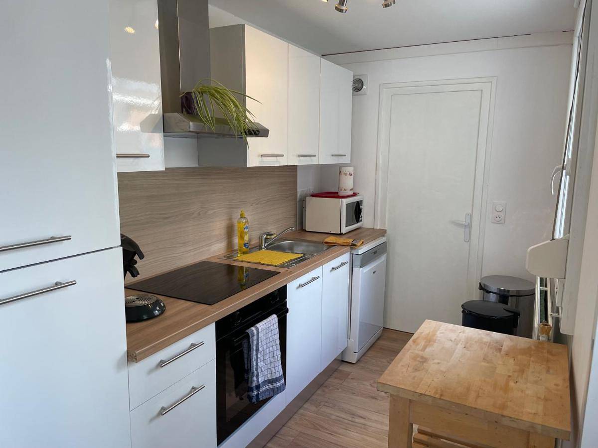 Appartement entier, Two-Bedroom Apartment in Haubourdin, Région de Lille