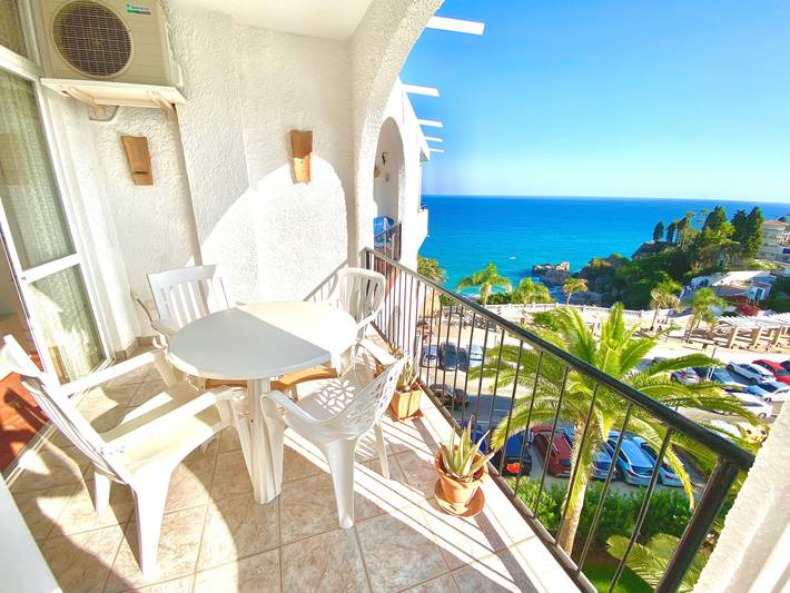 Ganze Wohnung, Apartment 'Sea Views Nice Sunset Sun' mit Meerblick, Gemeinschaftspool und Wlan in Playa Carabeíllo, Nerja
