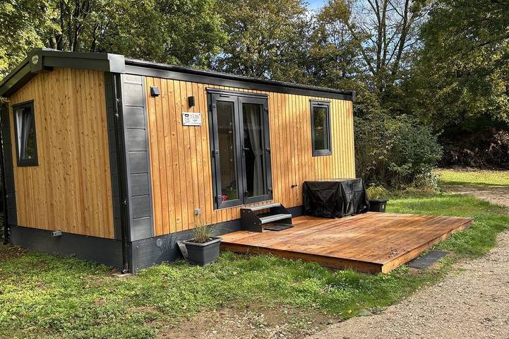 Wohnwagen für 4 Personen, mit Terrasse und Garten