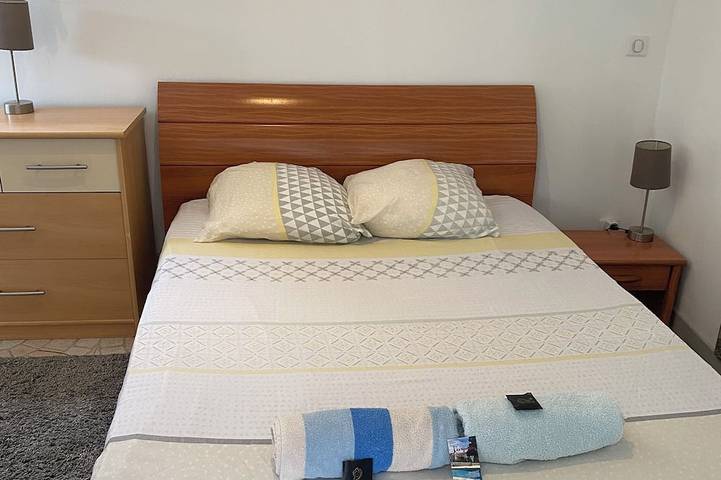 Location de vacances pour 3 personnes, avec jardin ainsi que piscine et terrasse à Ansouis - 3