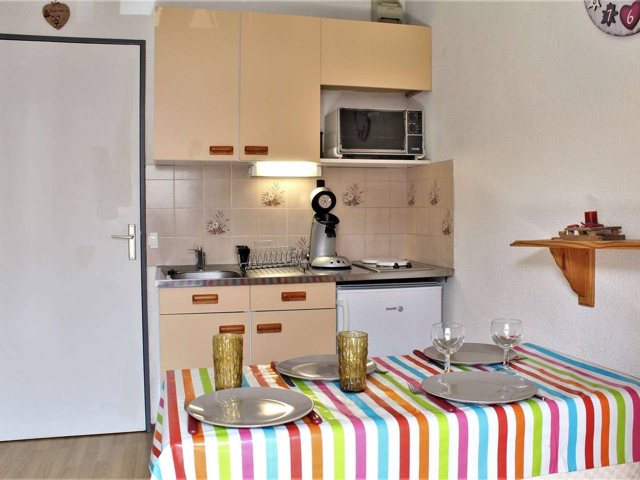 Appartement entier, Appartement studio cosy à Risoul - Idéalement situé, 4 couchages in Station de Risoul, Risoul