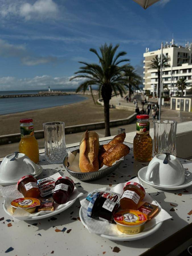 L'Hôtel De La Plage in Port Camargue, Le Grau-du-Roi