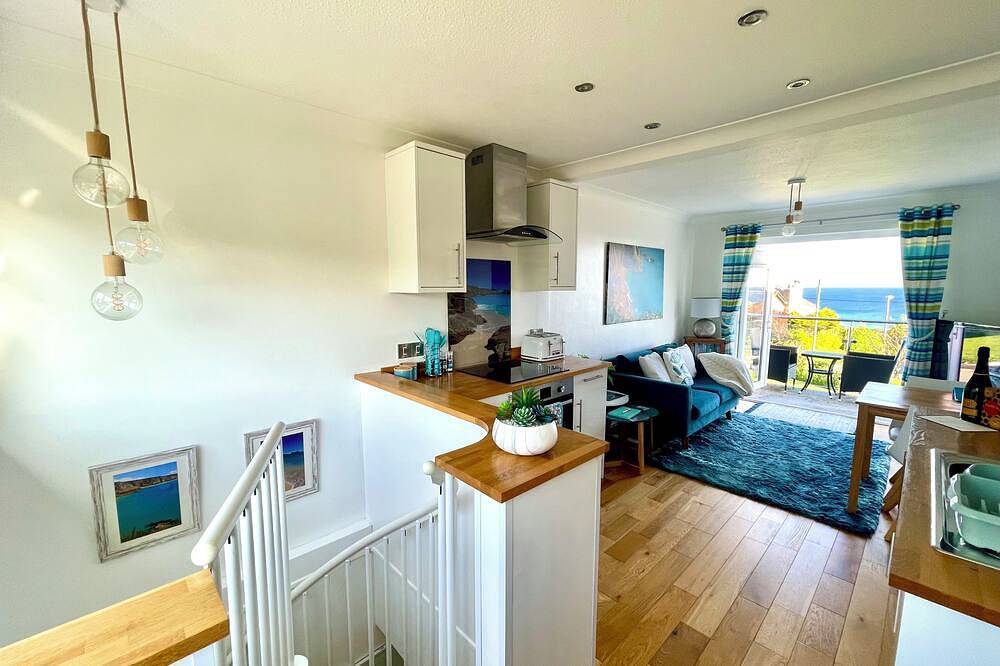 Hidden gem, panoramic coastal views, beach & cafes. Winter let 24/25 available in Cornwall