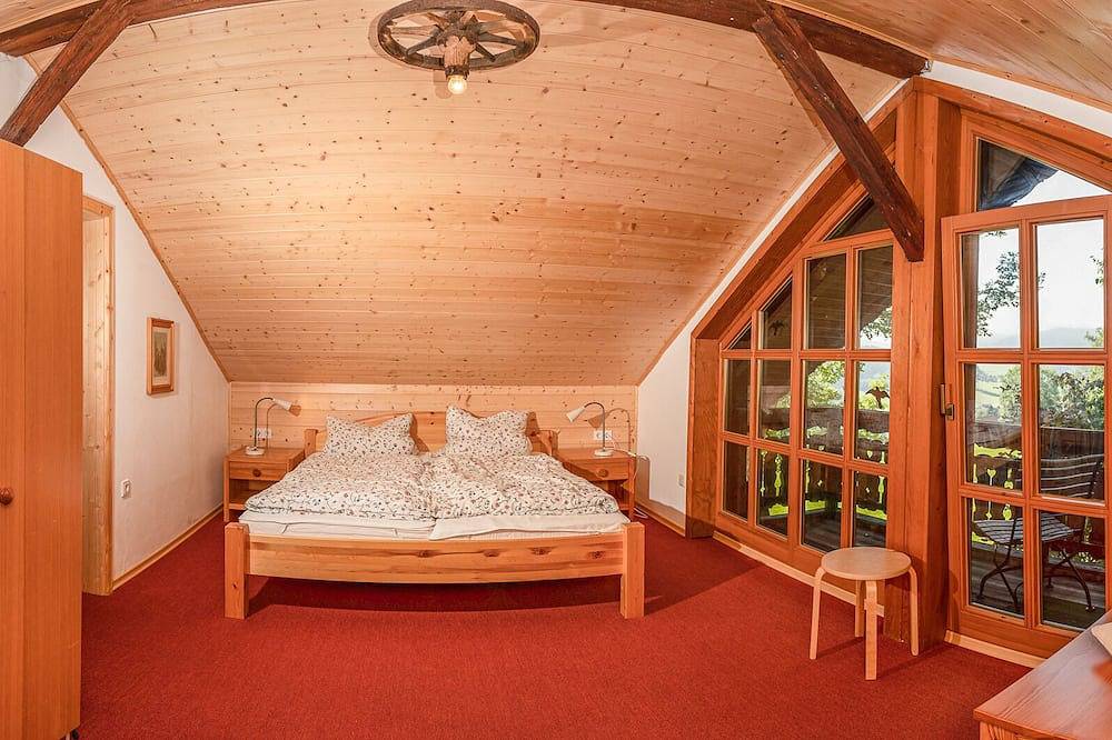 Urgemütliches Ferienhaus in Alleinlage mit traumhaftem Fernblick in Kollnburg, Ostbayern