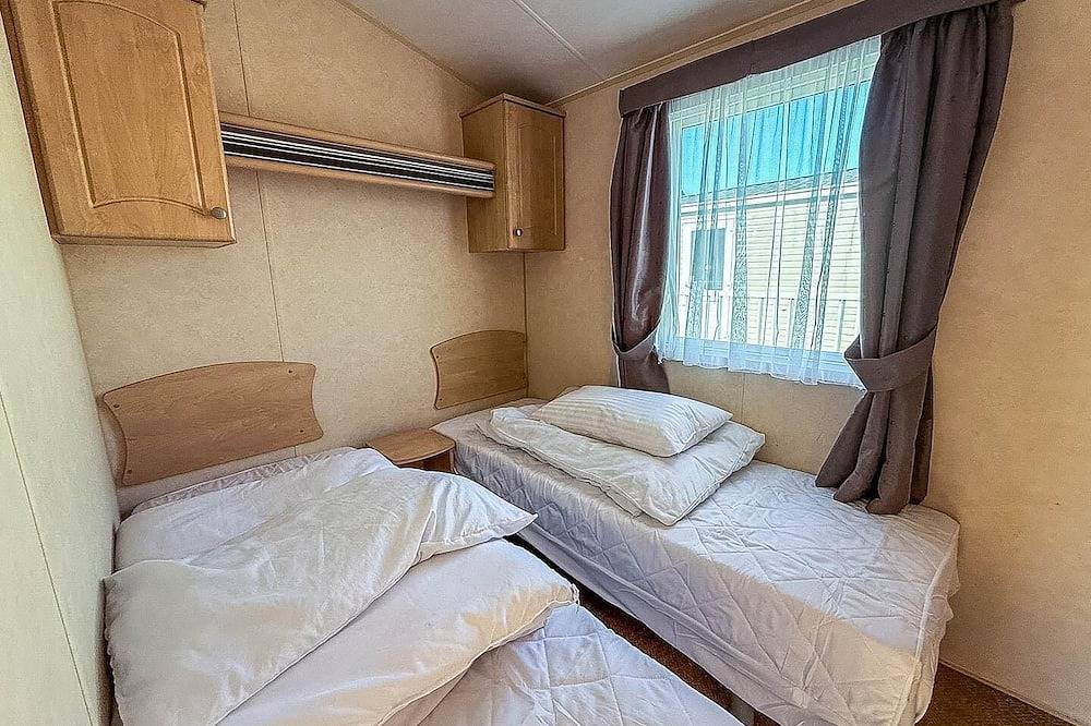 6 berth pet friendly static caravan by Hunstanton beach in Hunstanton, Norfolk Coast