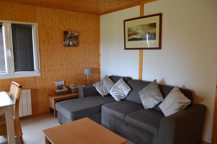 Chalet pour 6 personnes, avec piscine ainsi que vue et terrasse, animaux acceptés