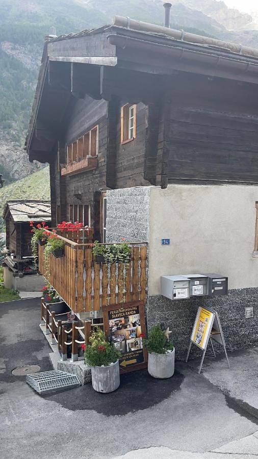 Ferienwohnung für 4 Personen, mit Balkon und Terrasse sowie Ausblick in Randa
