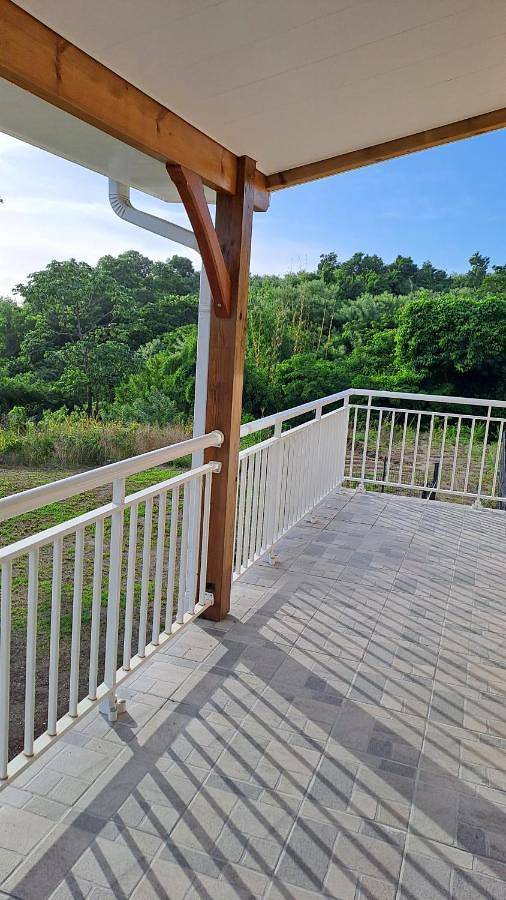 Gîte pour 6 personnes, avec jardin ainsi que vue et piscine, animaux acceptés à Saint-Pierre (ville) - 4