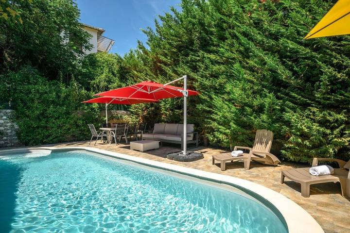 Maison d’hôte pour 12 personnes, avec Jardin et Piscine