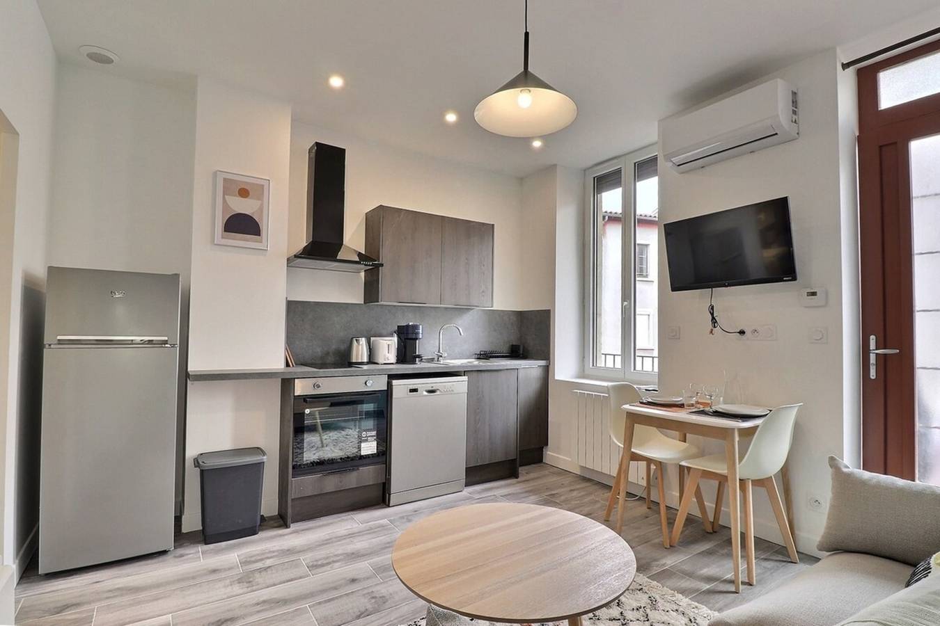 Apartamento entero, Le Péri - T1 Apartment, 4 Guests - Villeurbanne. in Villeurbanne, Ródano