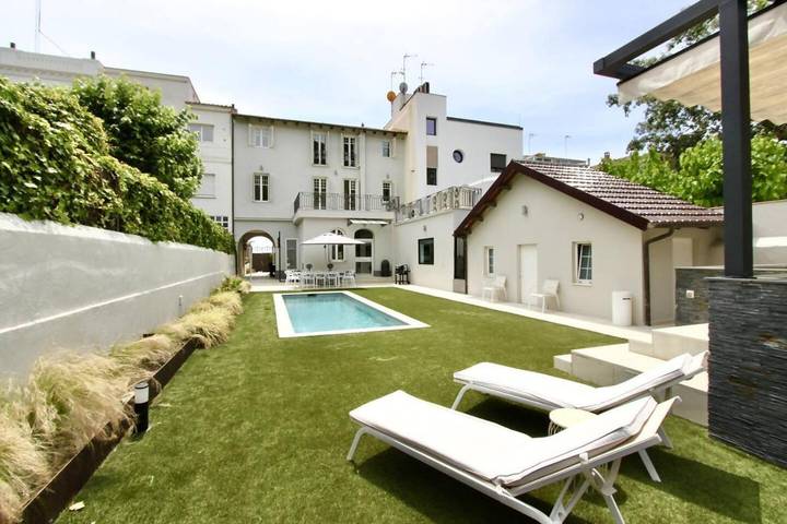 Villa für 11 Personen, mit Pool und Garten sowie Balkon - 1