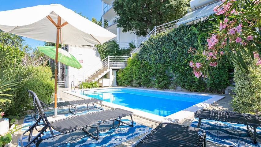 Ferienwohnung für 8 Personen, mit Pool und Ausblick sowie Terrasse - 1
