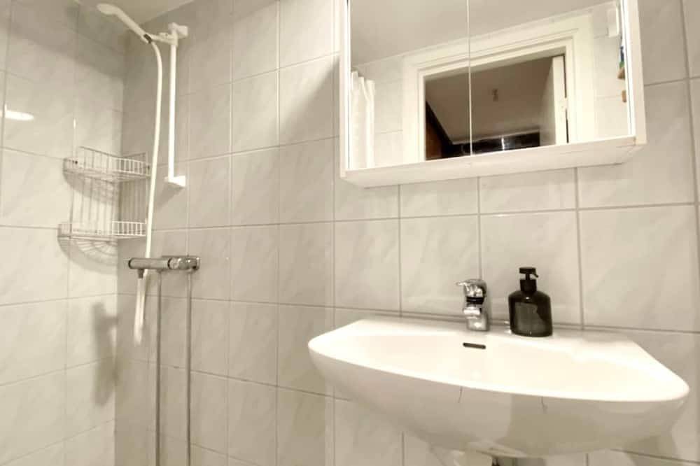 Ganze Wohnung, Cozy apartment in building next to the city wall in Länna (Gotland), Visby