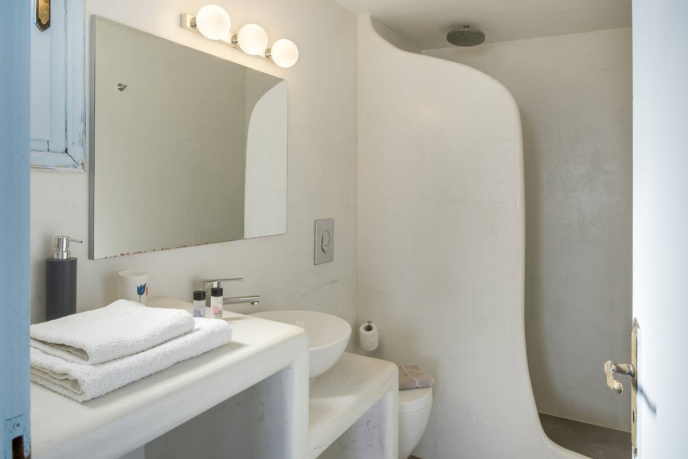 Aegean Blue Santorini Perivolos dichtbij het strand met zeezicht & Wi-Fi, foto 14