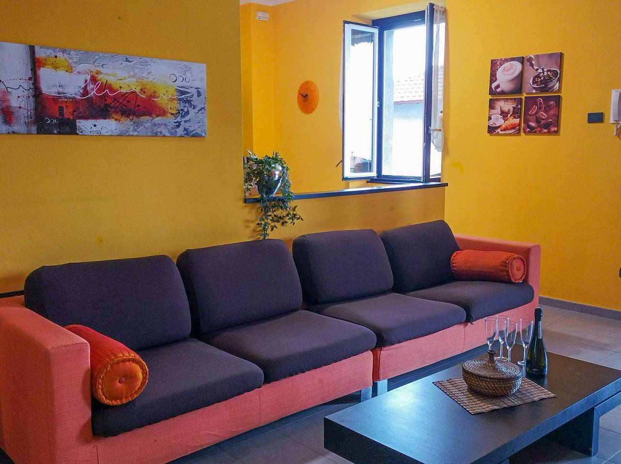 Ganze Wohnung, Simone Ferienwohnung mit Seeblick in Acquaseria, Comune di San Siro