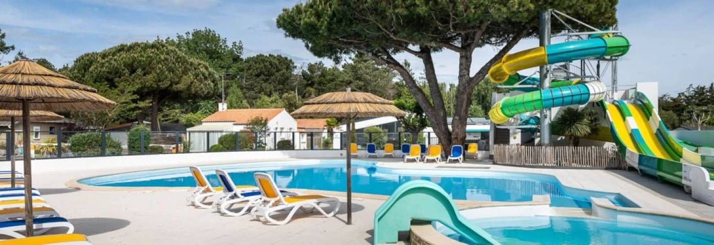 Chalet pour 6 personnes, avec jacuzzi et bassin pour enfant