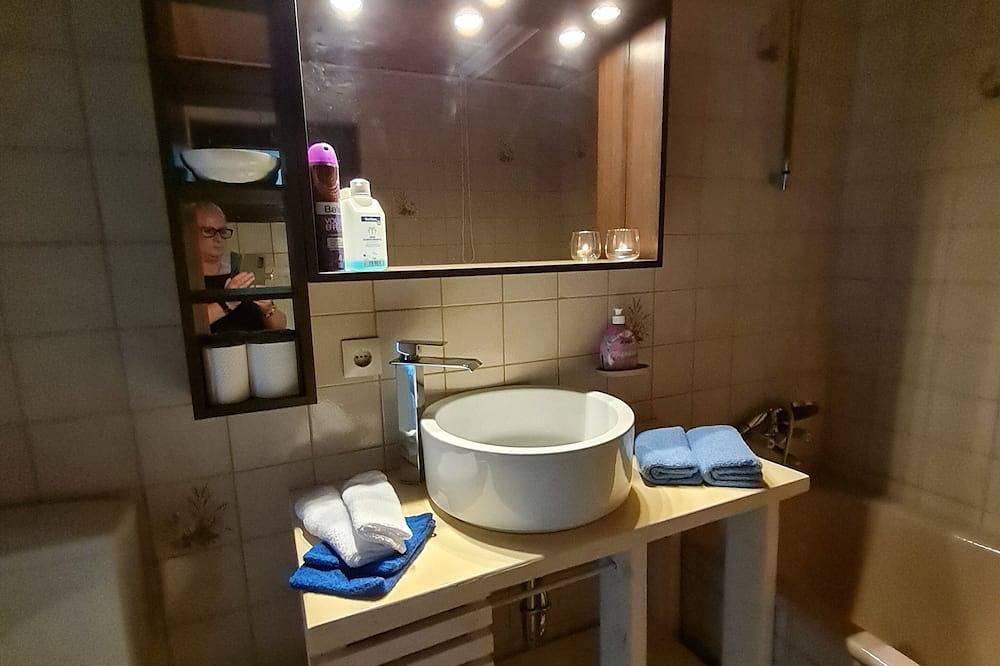 Ganze Wohnung, Schöne Ruhige Ferienwohnung mit Parkplatz. Haustierfreundlich! in Trochtelfingen, Neckar-Alb