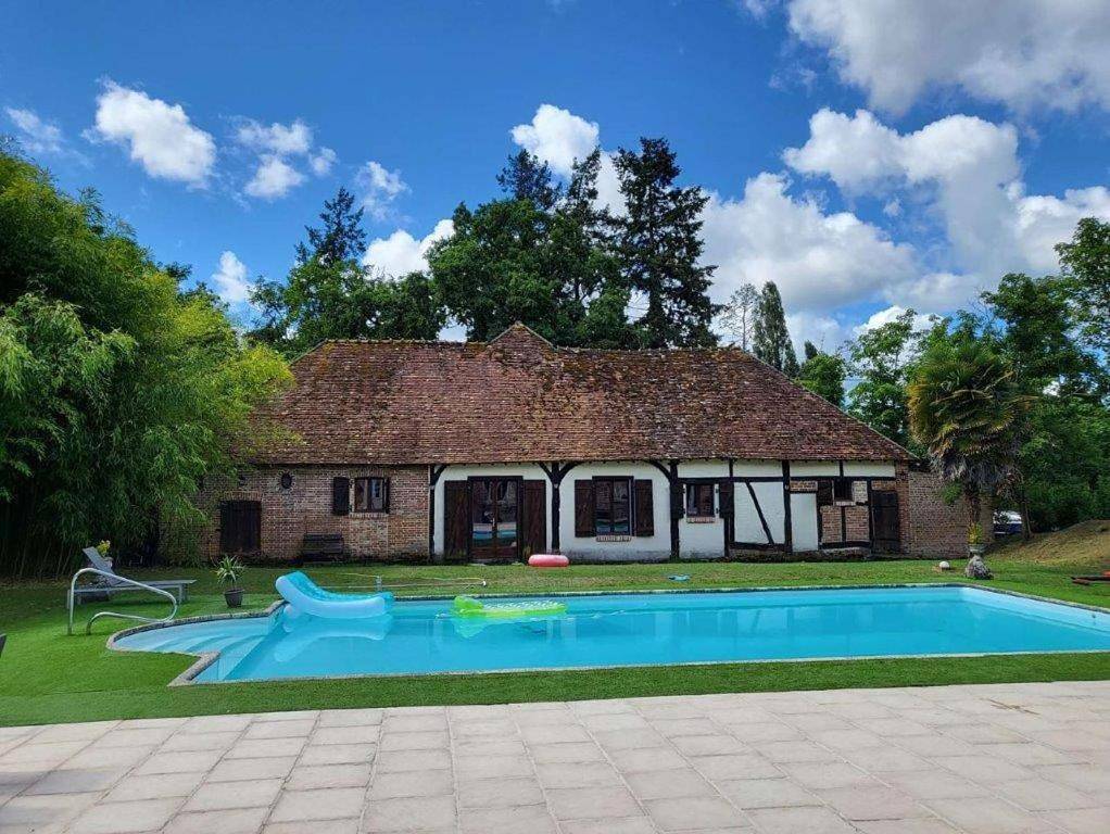 Exceptional 17th-century castle in Brinon-sur-Sauldre, Sologne