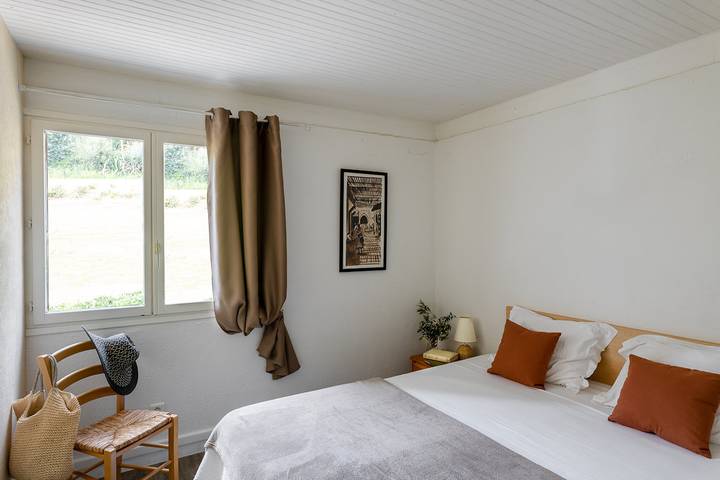 Gîte pour 6 personnes, avec terrasse ainsi que jardin et piscine à Cargèse - 4