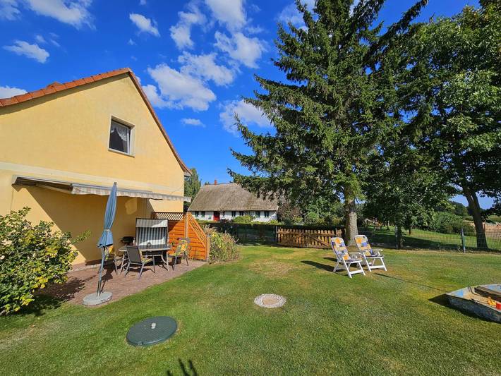 Ferienwohnung für 5 Personen, mit Garten und Seeblick sowie Terrasse, kinderfreundlich in Dargen - 2
