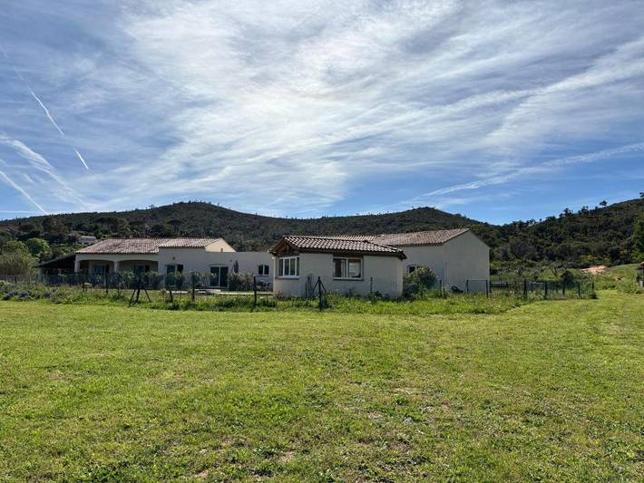 Chambre d’hôte pour 2 personnes, avec jardin ainsi que vue et piscine, animaux acceptés à Bormes-les-Mimosas - 2