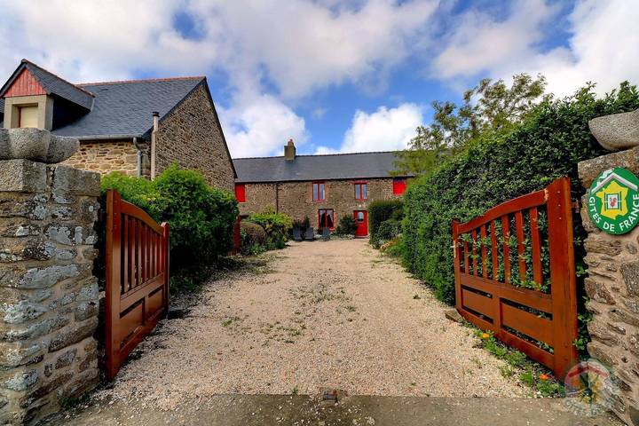 Gîte pour 5 personnes, avec jardin à Saint-Coulomb - 2