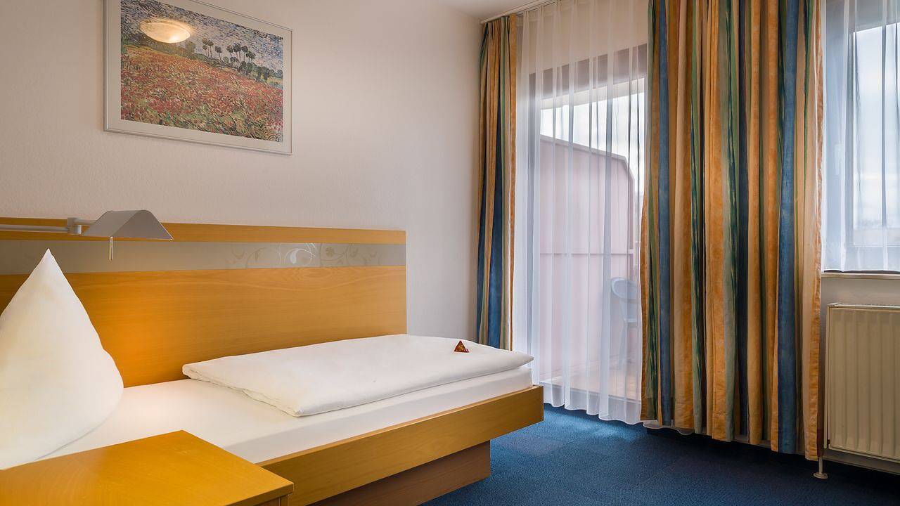 Ganze Ferienwohnung, Ferienwohnung für 1 Person (15 m²) in Karlsruhe in Karlsruhe, Rheinebene