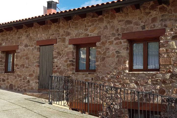 Casa rural para 12 personas - 1