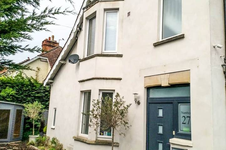 Cottage for 12 people, with garden, with pets in Glastonbury