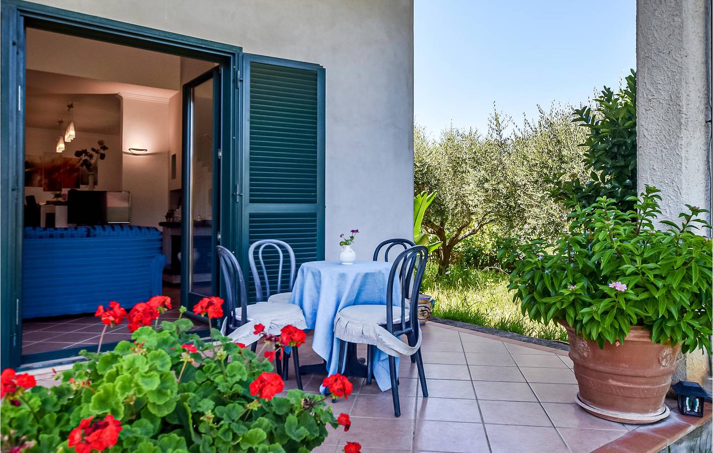 220 Quadratmeter Wohnung: Parkplatz, Klimaanlage, Terrasse, Garten, Küche, 2,5km zum Strand in Alano (Castellabate), Castellabate