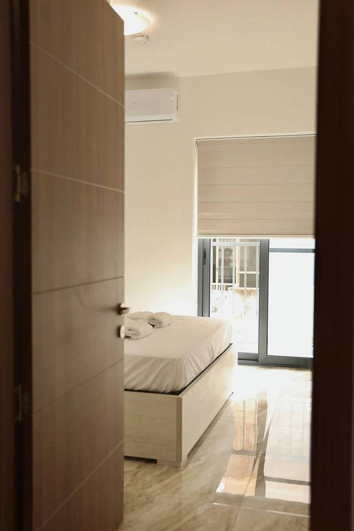 Ganze Wohnung, Ferienwohnung für 5 Personen mit Balkon in Xlendi, Munxar