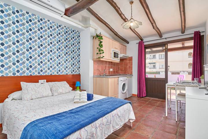 Estudio entero, Apartamento Estudio 'Estudio 1 C En El Centro De Nerja' Con Terraza Privada in Nerja Centre, Nerja