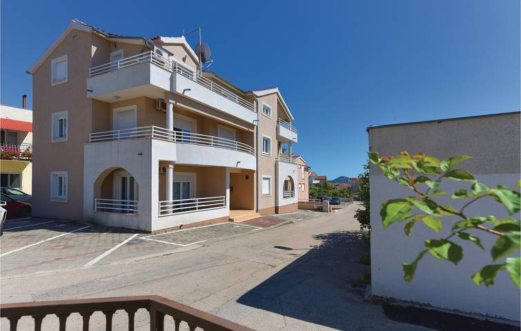 Ferienwohnung für 5 Personen, mit Terrasse, mit Haustier in Vodice - 2