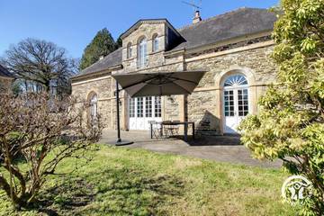 Gîte pour 9 personnes, avec terrasse et jardin, animaux acceptés à Pontivy
