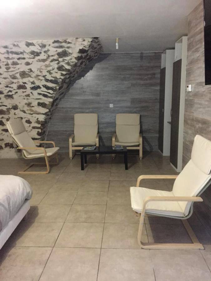 Chambre d’hôte pour 5 personnes, avec Terrasse ainsi que Jardin et Vue