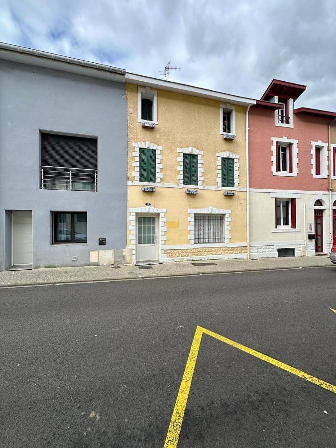 Appartement entier, Studio refait à neuf, lumineux - 131 in Dax, Région de Dax