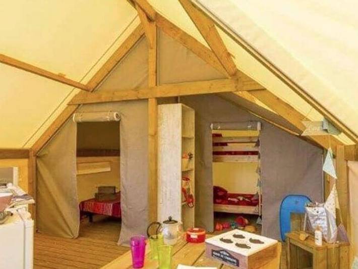 Tente pour 4 personnes, avec bassin pour enfant en Dordogne - 4