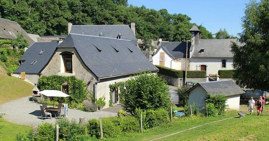 Gîte pour 10 personnes, avec terrasse et jardin, animaux acceptés