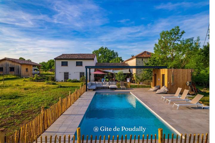 Location de vacances pour 32 personnes, avec jardin dans le Lot