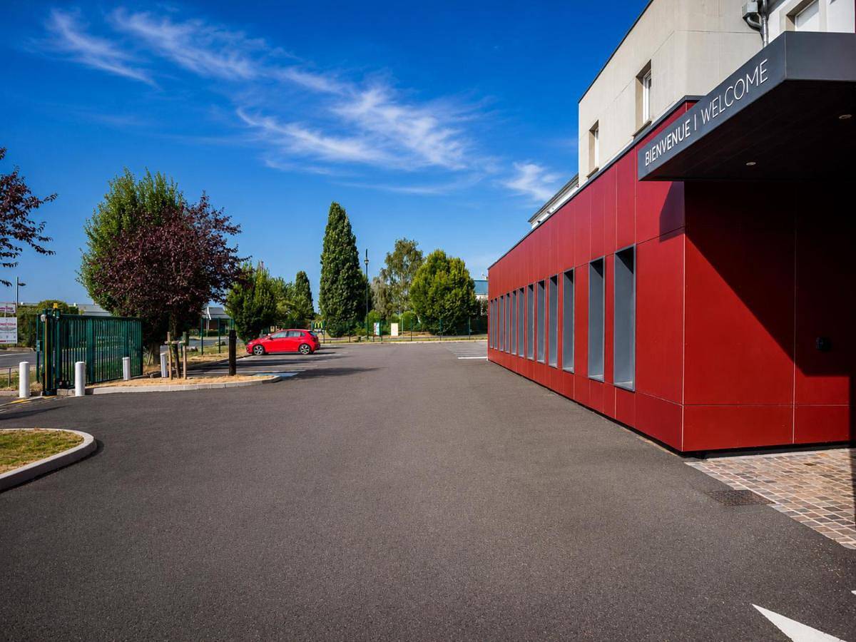 Brit Hotel Confort Roissy Saint-Witz in Saint-Witz, Val-d'Oise