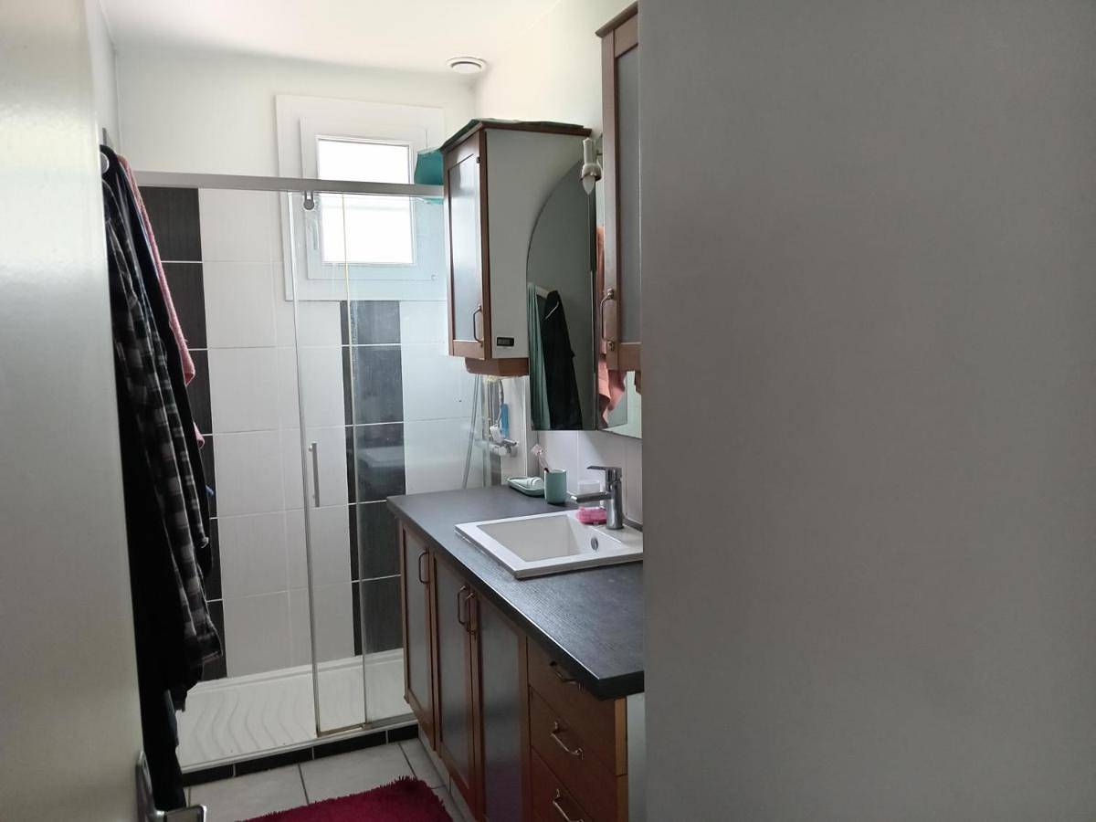Four-Bedroom House in Gargenville, Yvelines