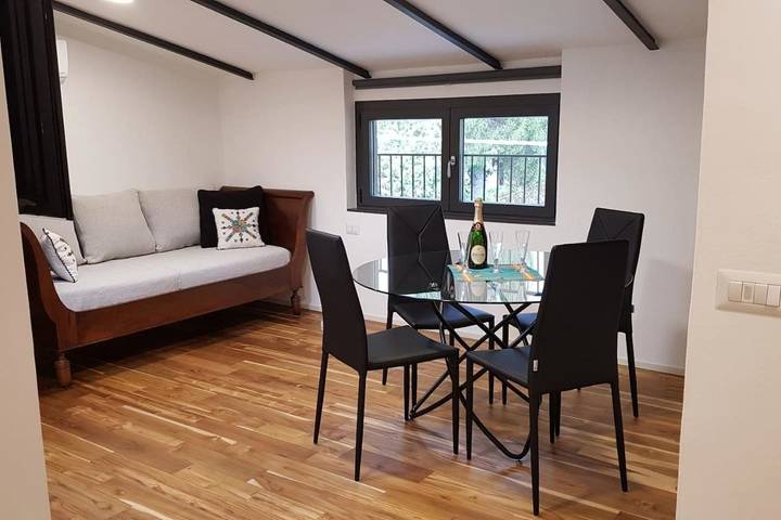 Appartement de vacances pour 3 personnes, avec vue sur le lac ainsi que jardin et vue