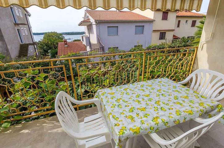 Apartamento vacacional entero, Apartamento vacacional con vista al mar y balcon in Medulin City, Medulin