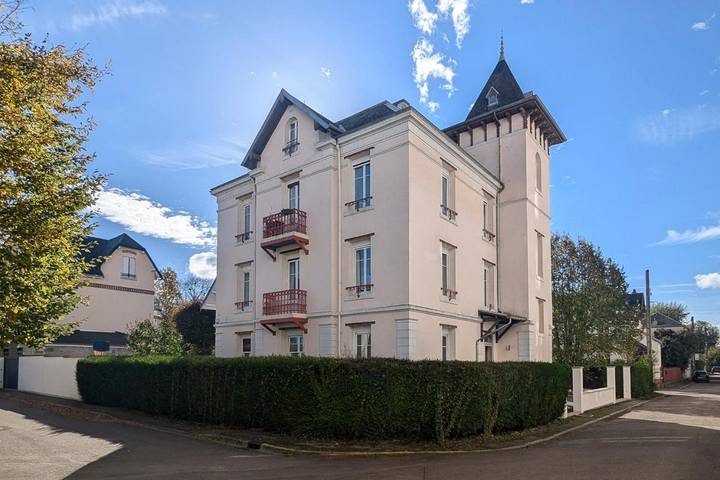 Gîte pour 8 personnes, avec jardin à Vittel - 2