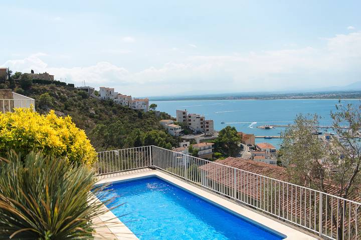 Holiday rental for 8 people, with Balcony and Terrace in Roses