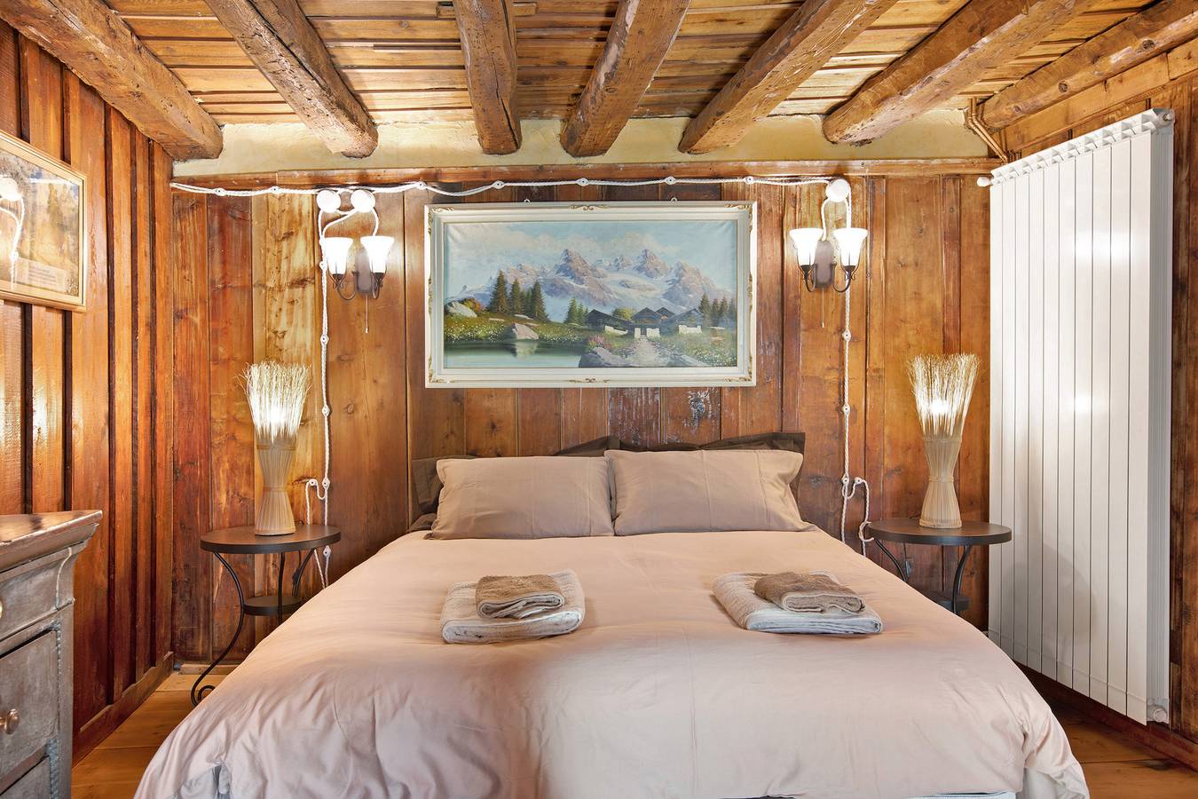 Apartamento entero, Apartamento 'La Taverna Dei Due Gufi' con vistas a la montaña, balcón y Wi-Fi in Couchpache, Comune di Saint-Rhémy-en-Bosses