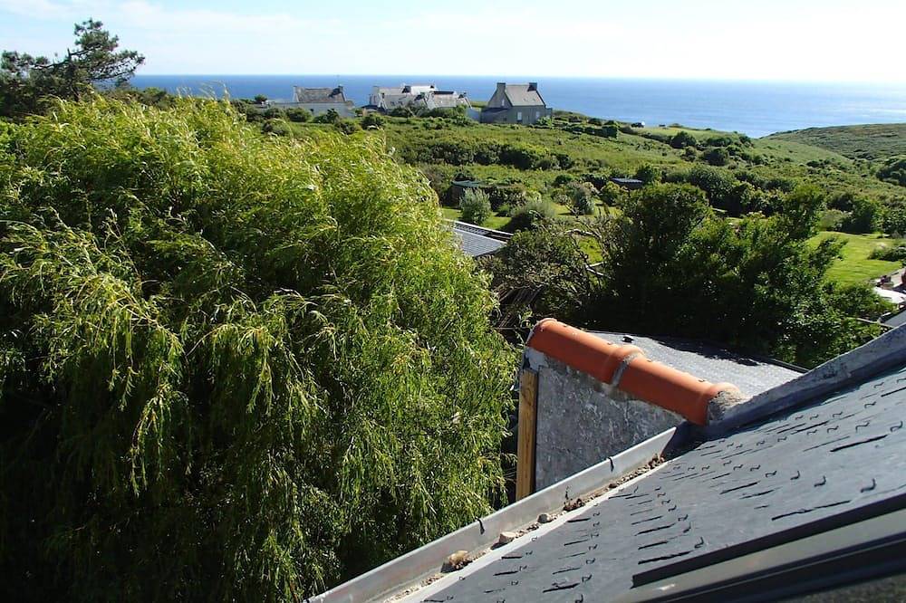 Chez Joséphine : freshly renovated old house, 2 steps from the ocean in Pointe du Raz, Plogoff